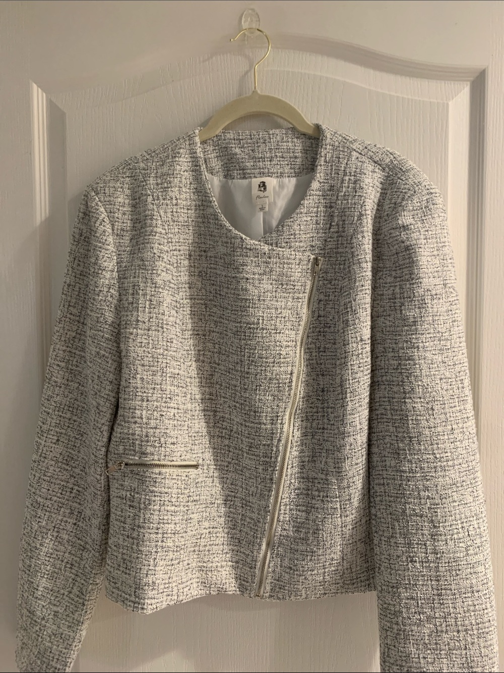 Flawless Tweed Zip-Front Blazer in Ivory and Black Size L